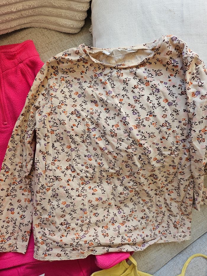 Lot 10 vêtements fille 5 ans - photo numéro 2