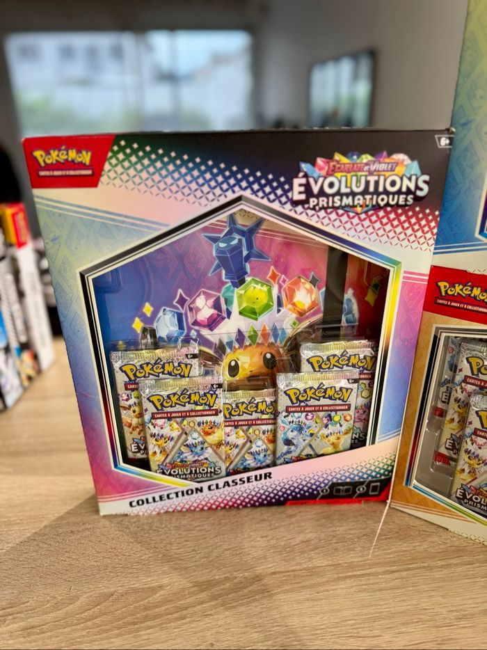 [NEUF] Lot de coffret Pokémon EV8.5, accessoires, poster, classeur - photo numéro 2