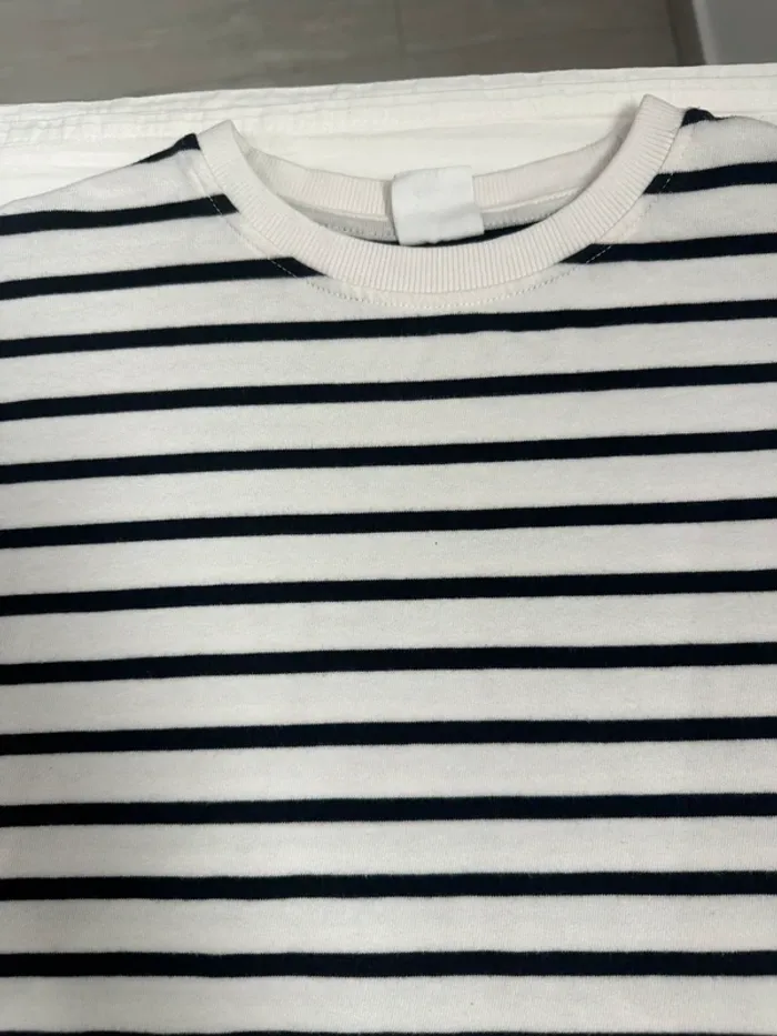 Pull Zara blanc à fines lignes bleu marine - photo numéro 2