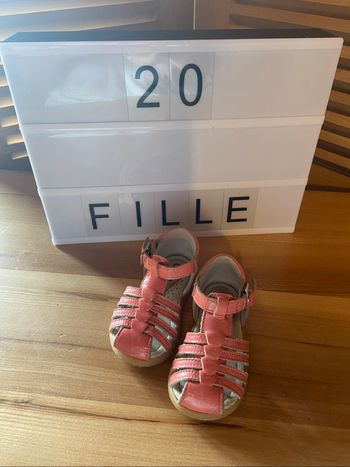 Sandales fille taille 20