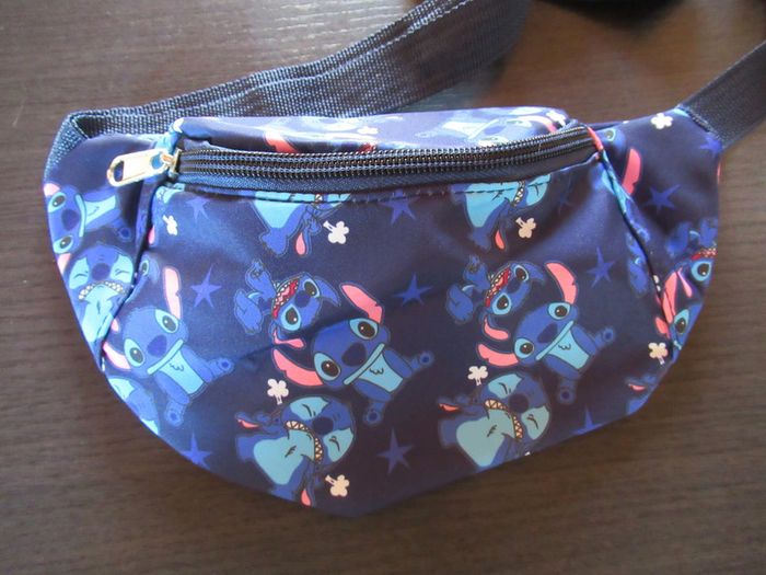 Sac banane Stitch neuf - photo numéro 2