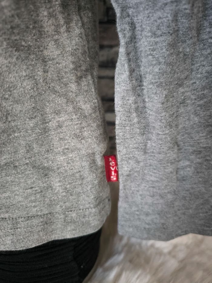 🩶 Jolie t-shirt manches longues Levi's taille 8 ans 🩶 - photo numéro 3