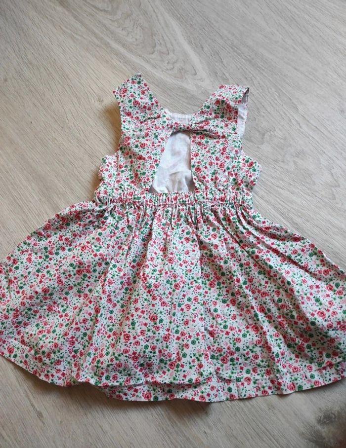 Robe fleuries 3 ans - photo numéro 3