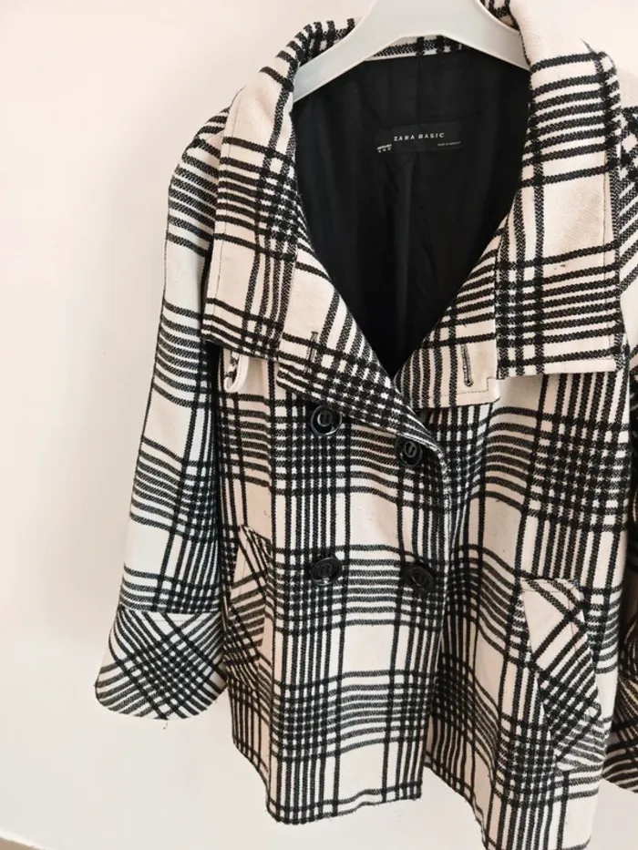 Veste overzise noire et blanche Zara taille XL - photo numéro 3