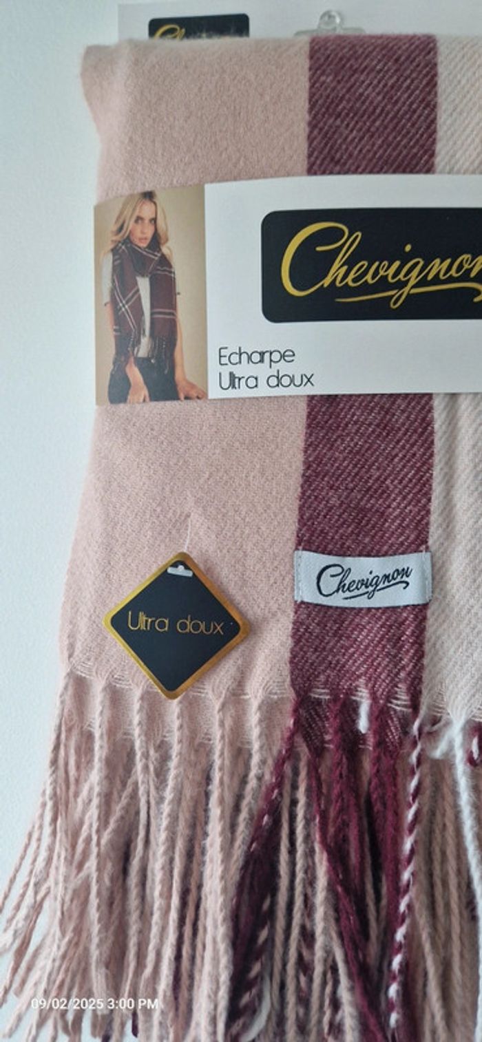 💞 Echarpe Chevignon douce Neuve 💞 - photo numéro 5