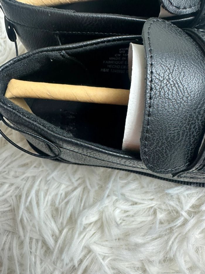 Paire de mocassins blanc et noir H&M taille 24 - photo numéro 6