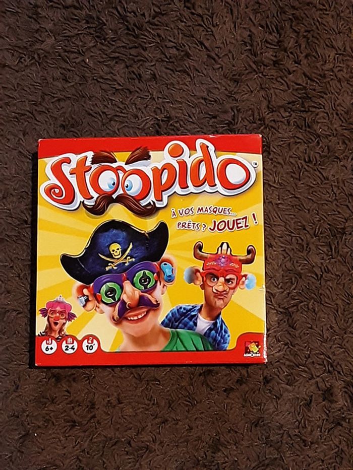 Stoopido