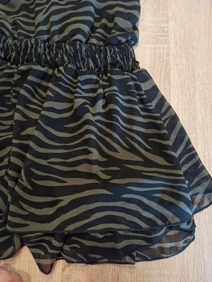 Robe zébrée noir et kaki - photo numéro 7