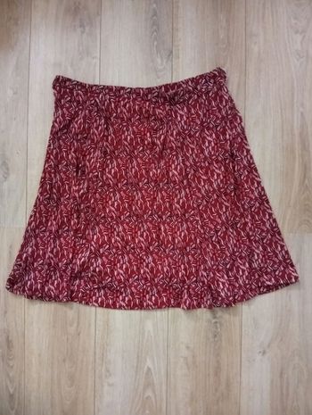 Jupe bordeaux à motifs t42