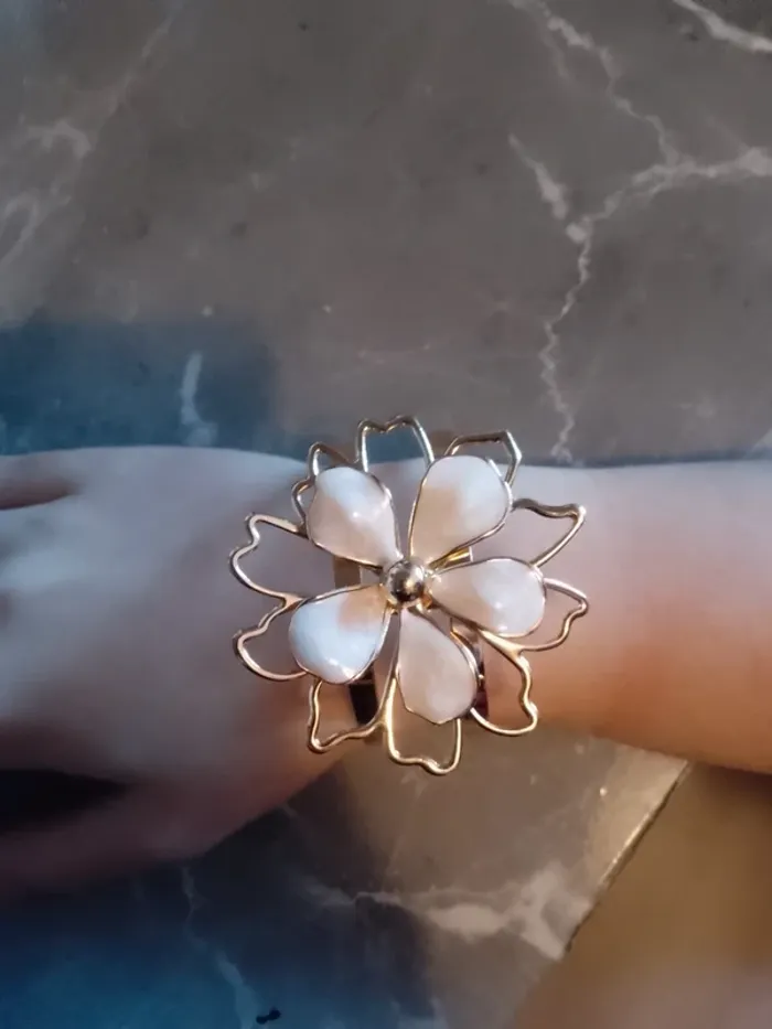 Bracelet fleur bohème blanche et bohème vintage