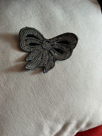 Broche en sequins