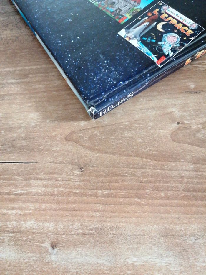 Livre l'espace pour les enfant - photo numéro 3