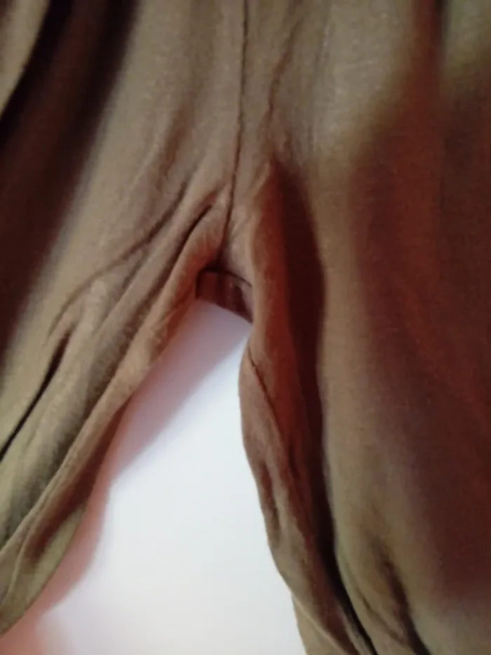 Joli pantalon léger kaki. 4 ans - photo numéro 4