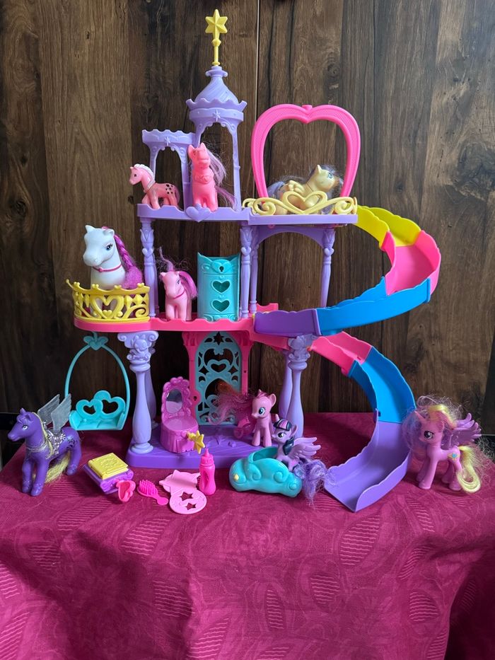My Little Pony Rainbow Château et 9 poneys - photo numéro 3