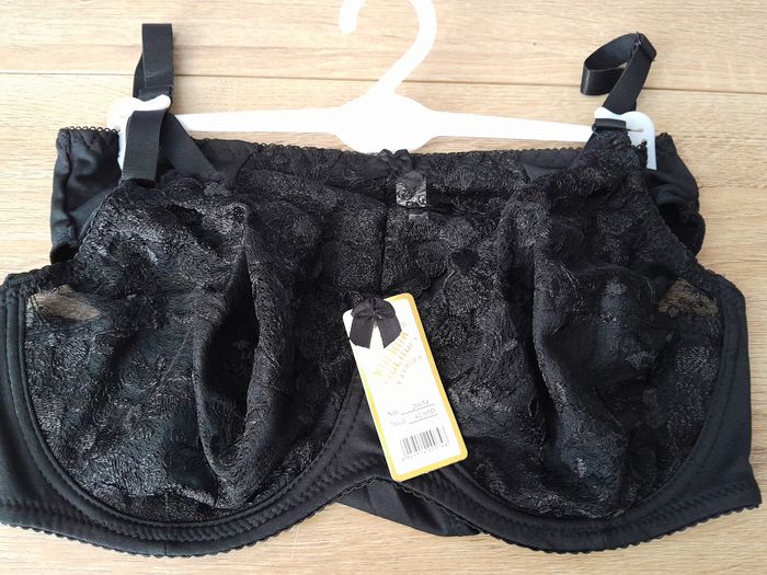 soutien gorge dentelle noire 95D + culotte L - photo numéro 3