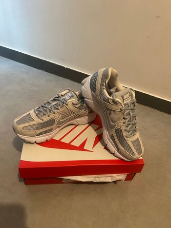 Nike Vomero 5