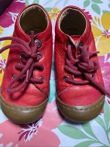 Chaussure cuir t 20