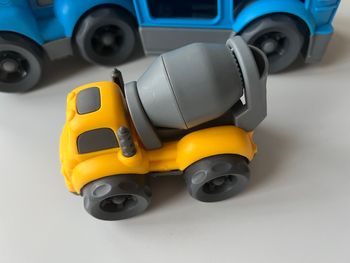 Camion transporteur en TBE