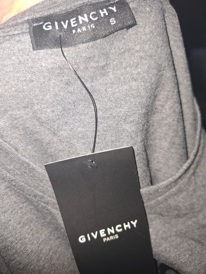 T shirt Givenchy - photo numéro 2
