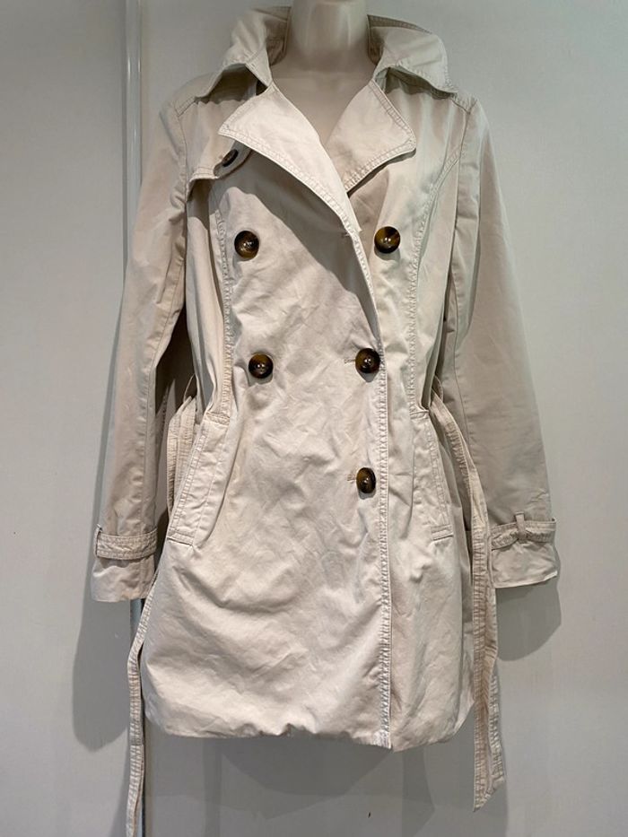 Trench esprit, taille 40 c’est couleur beige, très clair - photo numéro 16