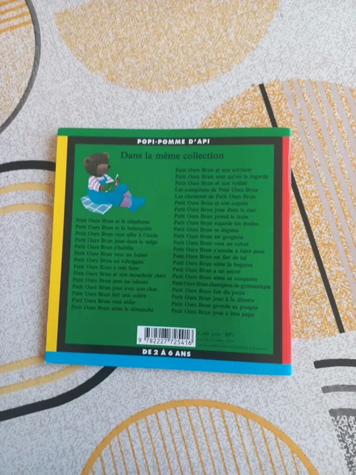 Livre Petit ours brun aime le dimanche - photo numéro 2