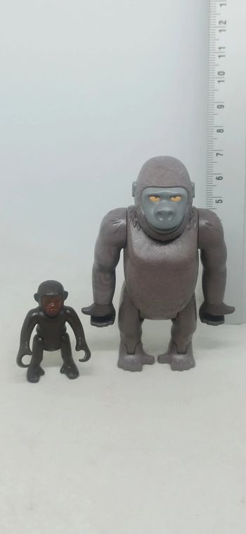 Gorille et bébé playmobil