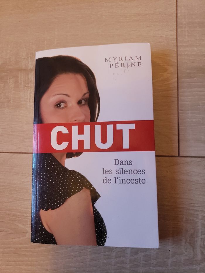 Livre 📖 Chut 1€50 - photo numéro 3