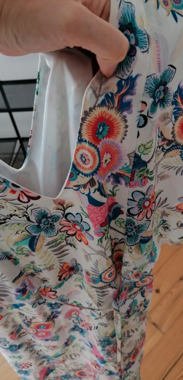 Robe blanche, avec fleurs - photo numéro 3