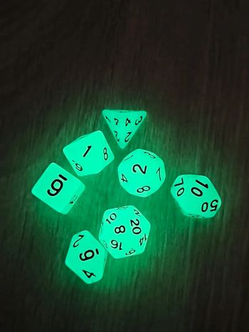 Lot de 7 dé polyédriques phosphorescents 🌈