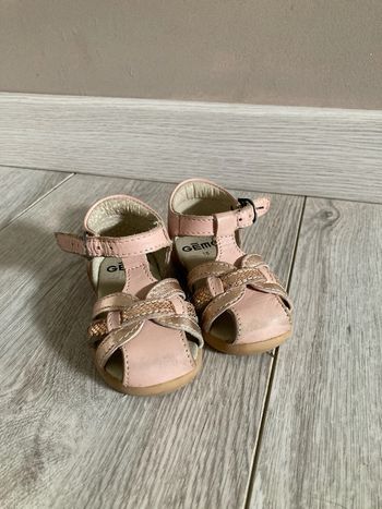 Sandales taille 18 rose gemo