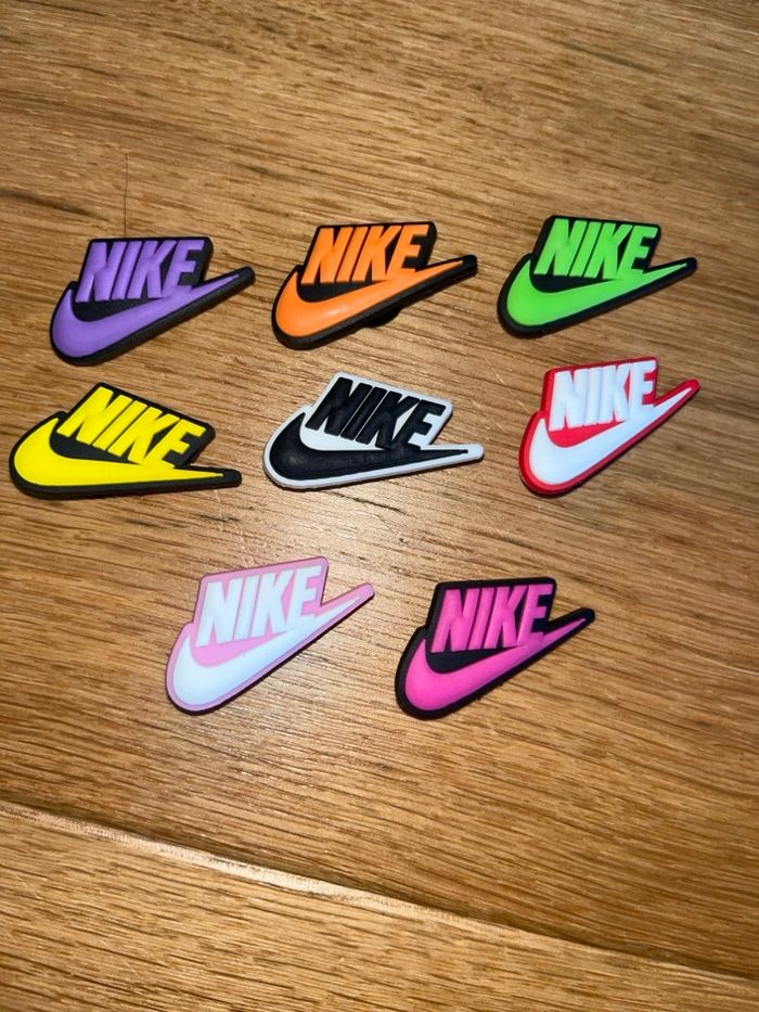 Lot 8 Jibbitz pour crocs