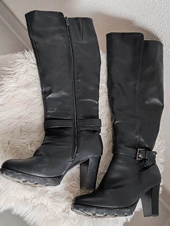 Bottes noir en cuir synthétique