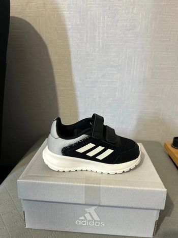 Chaussure bébé à scratch Adidas tensaur 20