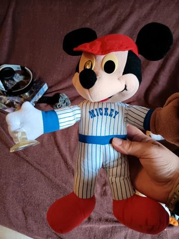 Peluche mickey vintage base-ball pas de vinted go