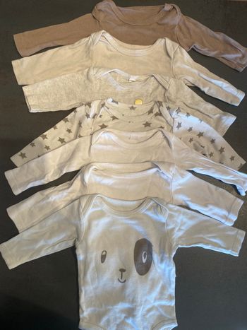 7 bodies garçon 1 mois