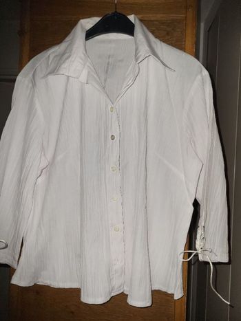 chemise blanche fripée t 44, état  neuf