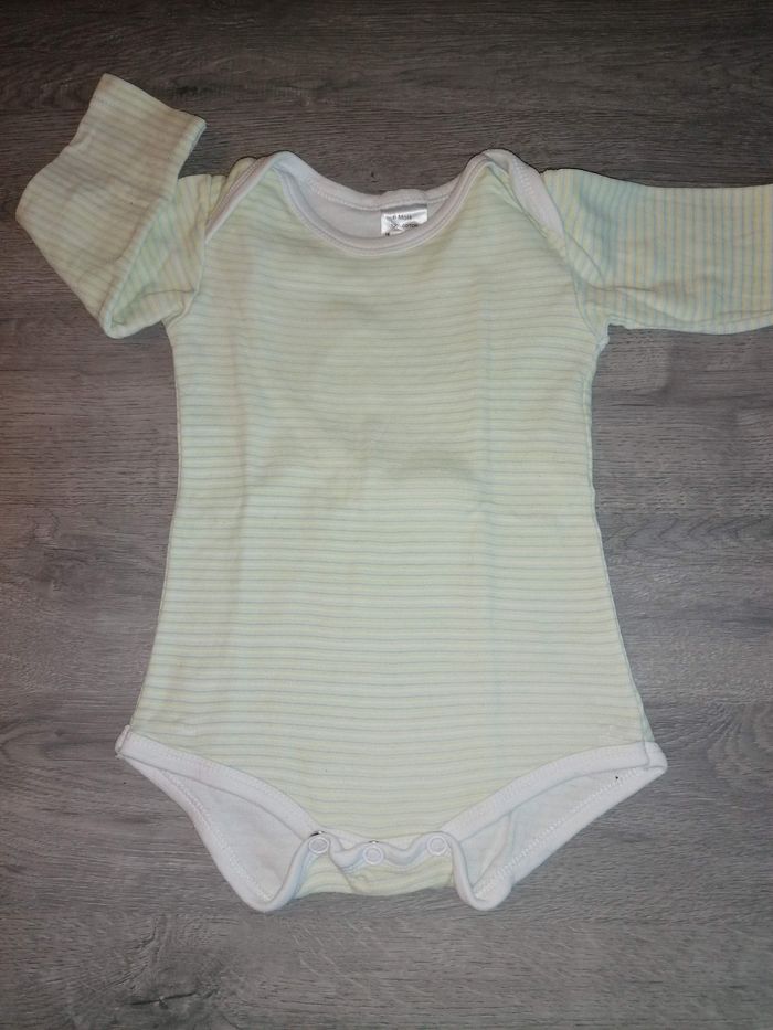 Lot de 2 bodies 6 mois - photo numéro 3