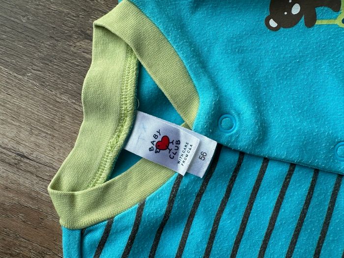 - Ensemble + Pyjama C&A  - 1 mois  -  bon état - photo numéro 2