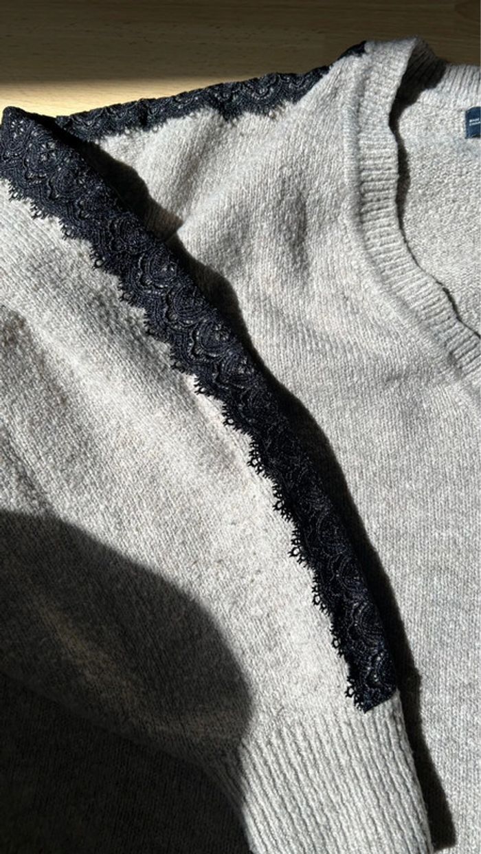 pull col V dentelle - photo numéro 2