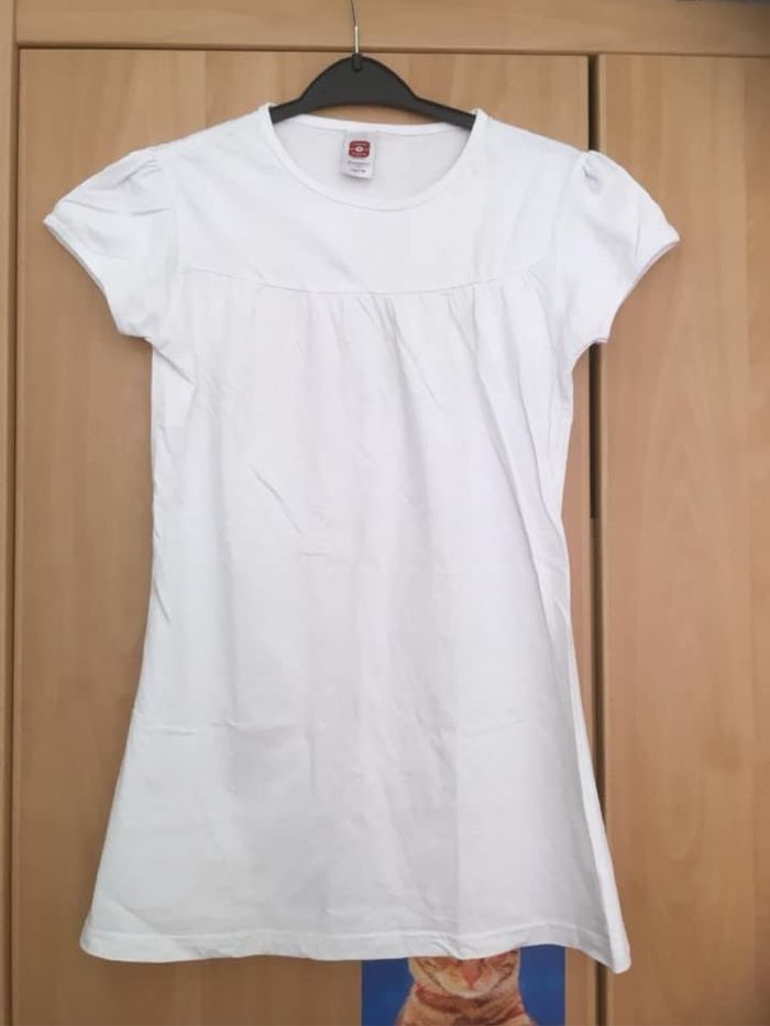 Tunique ou T-shirt long C&A 14/16 ans (2€20)