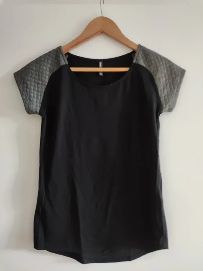 Top Naf naf noir et gris