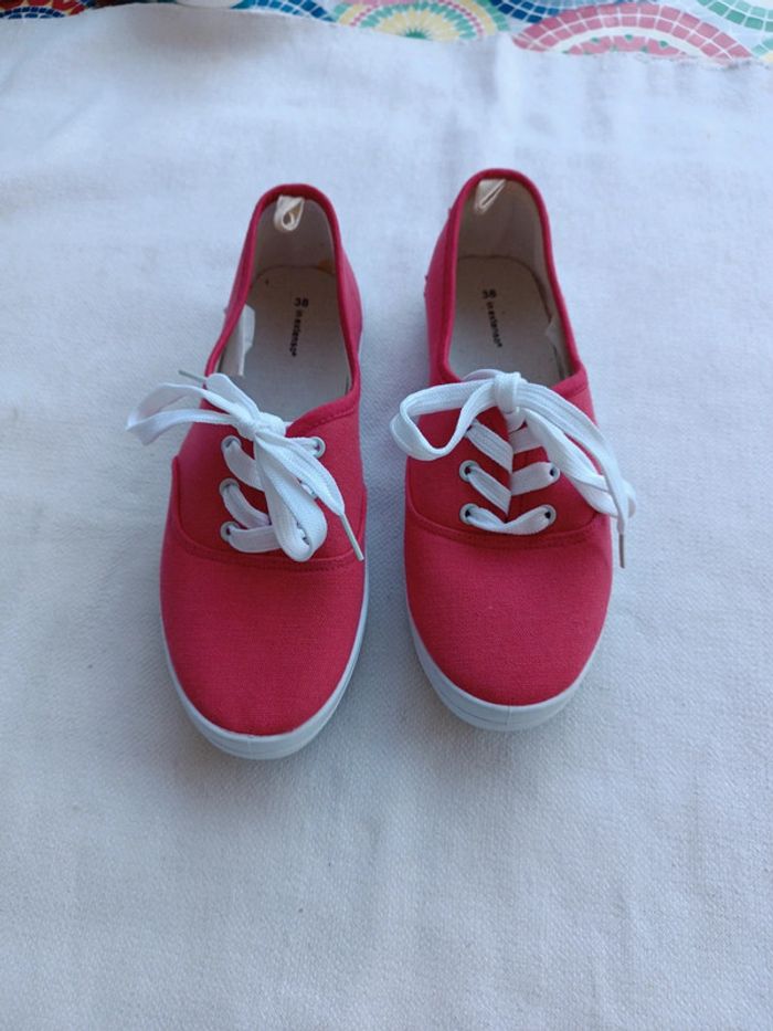 Baskets en toile rose