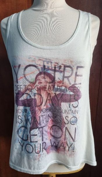 Débardeur blanc avec femme et écriture taille 3