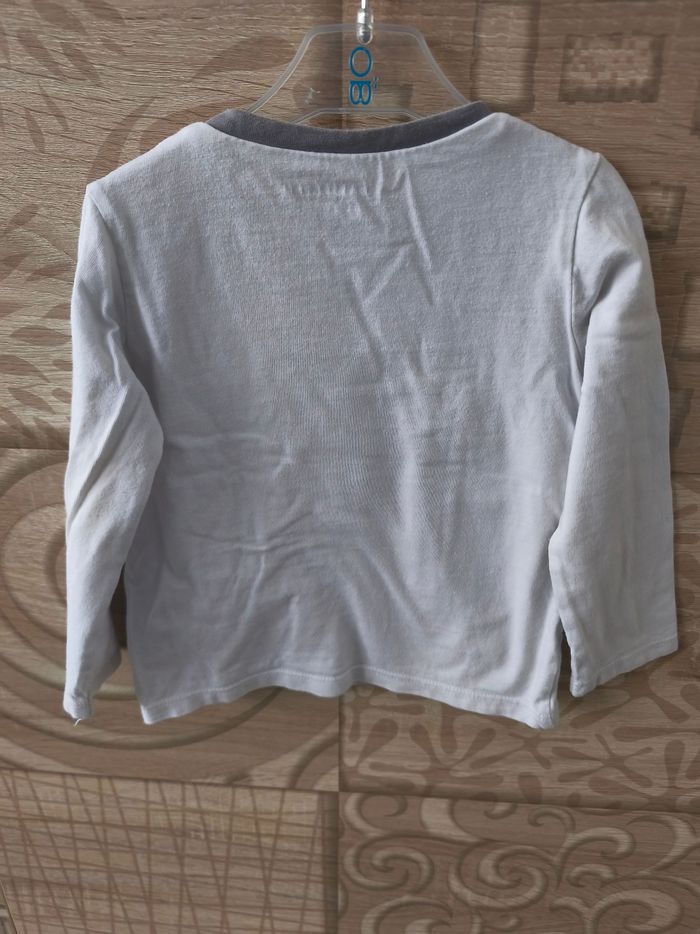 Tee shirt effet gilet et écharpe - photo numéro 2