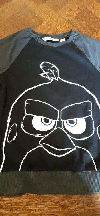 T shirt epais ou sweat fin angry birds  8/10 ans H&M