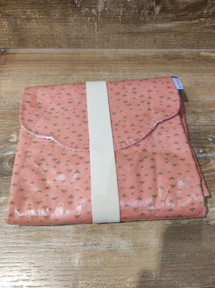 Tapis à langer nomade Papa Pique Maman coud