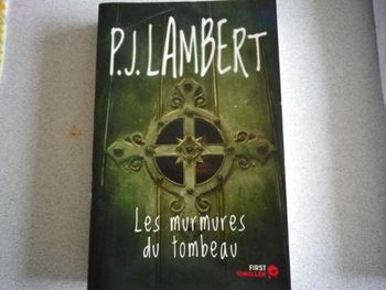 LES MURMURES DU TOMBEAU