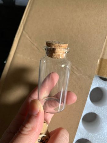 Lot de 14 petits contenants verre et lièges neuf