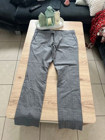 Pantalon Teddy Smith neuf taille 44 jamais porté gris