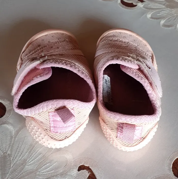 Paire de chaussons/basket rose T: 27 - photo numéro 3